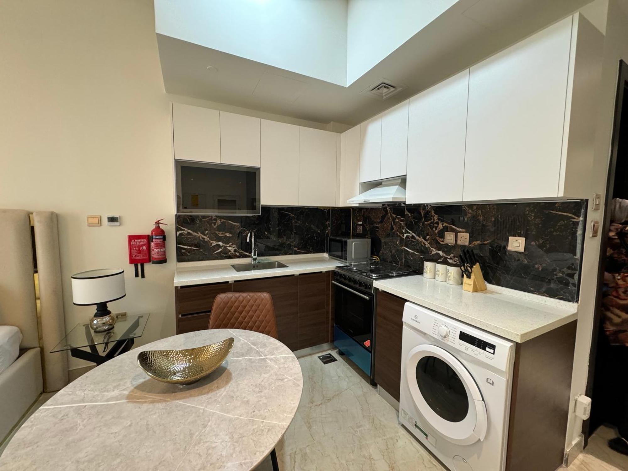 Ashri Hh Standard Arjan Apartment Dubai